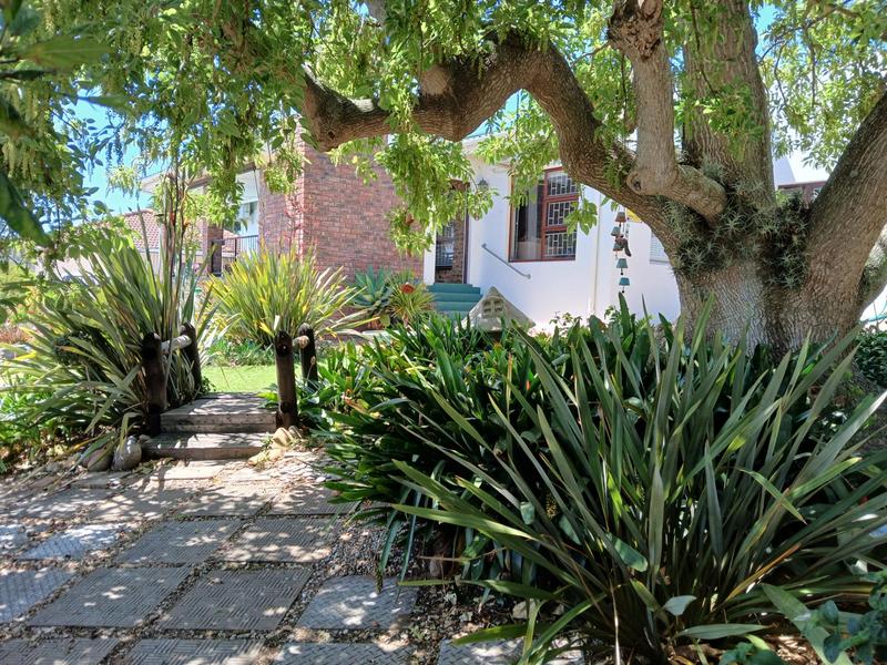 3 Bedroom Property for Sale in Stilbaai Wes Western Cape